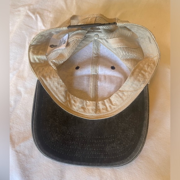 Kenworth est 1923 Charcoal and Red Trucker Cap White Mesh - Picture 2 of 4